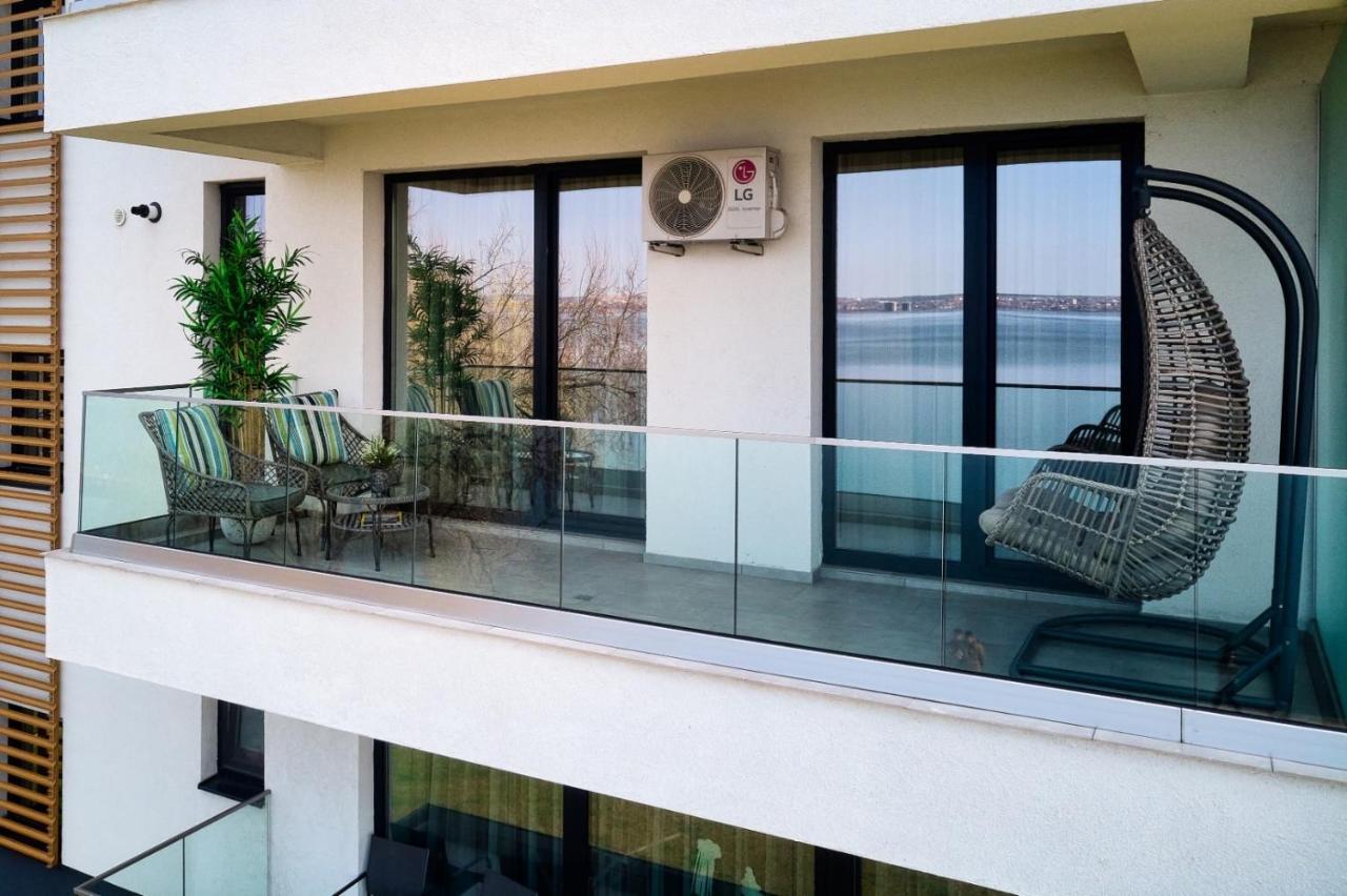 Riva Lake Boutique Mamaia Exterior photo