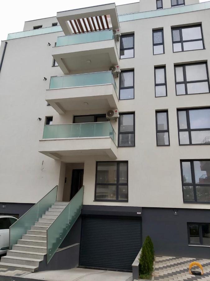 Riva Lake Boutique Mamaia Exterior photo