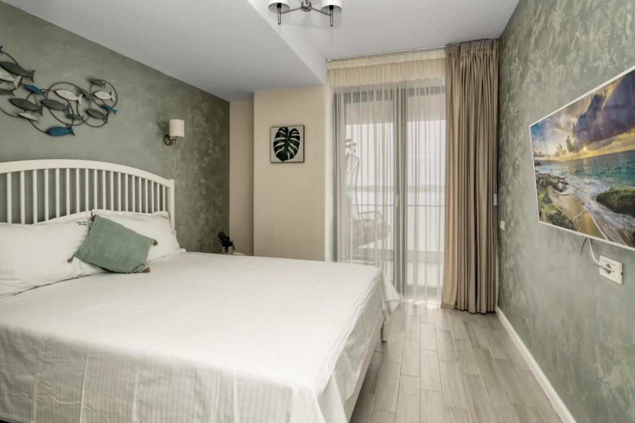 Riva Lake Boutique Mamaia Exterior photo